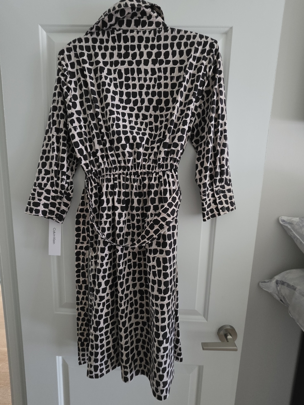 NWT Calvin Klein Wrap Dress Size 8 - Picture 2 of 3